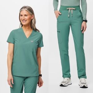 XL Figs Green Scrub Set for Women
